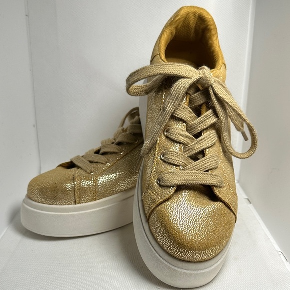Dirty Laundry Shoes - Dirty Laundry The Record Gold Metallic Platform Sneakers Women’s Size 10 Lace-Up